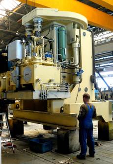 Heavy Duty Manipulator for Transport of hot Slabs